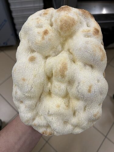 Padellino (100g &280g)
La soluzione perfetta per un padellino sempre impeccabile.
Prodotto con farina di frumento e semola rimacinata, garantisce una struttura soffice all’interno e una doratura uniforme all’esterno.
Pensato per il professionista che desidera velocità di esecuzione, risultato costante e zero imprevisti in cottura.